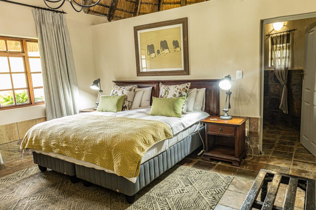 Africa-room-king-size-1-e1701683171143